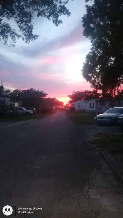 Sun Manor Mobile home park Picture 10