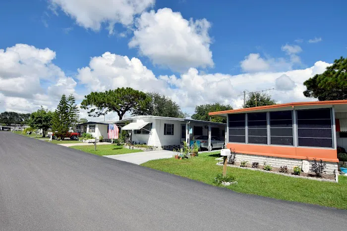 Satellite Bay Manufactured Home Community Picture 2
