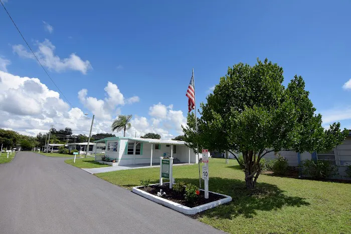 Satellite Bay Manufactured Home Community Picture 9