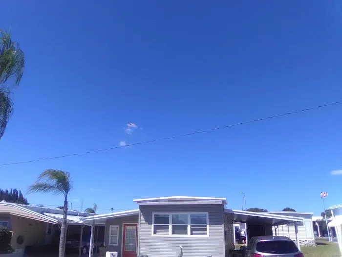 Town & Country Mobile Home Park Picture 9