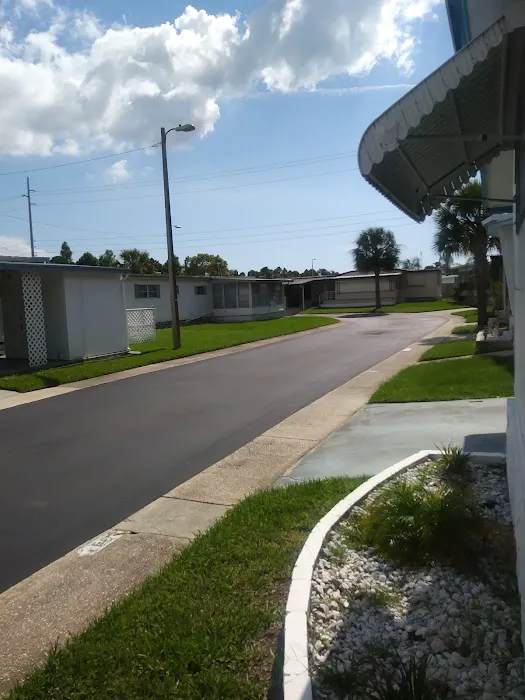 Honey Vine Mobile Home Park Picture 4