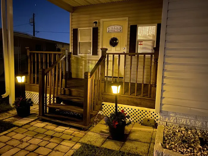 Honey Vine Mobile Home Park Picture 1