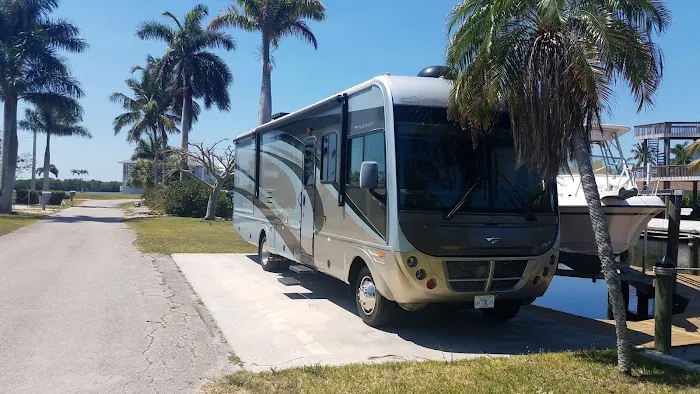 Yankee Traveler RV Park Picture 7