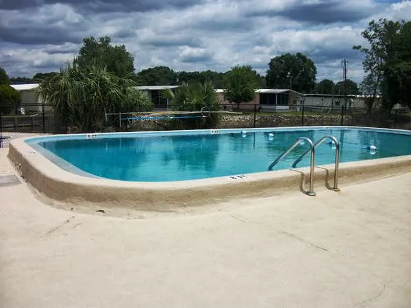 May Manor Picture 1