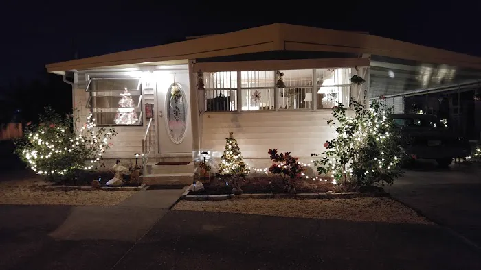 Ranch Mobile Home Park Picture 5