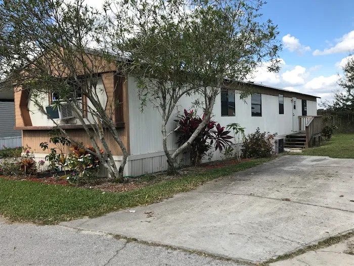 Briarwood Mobile Home Park Picture 3