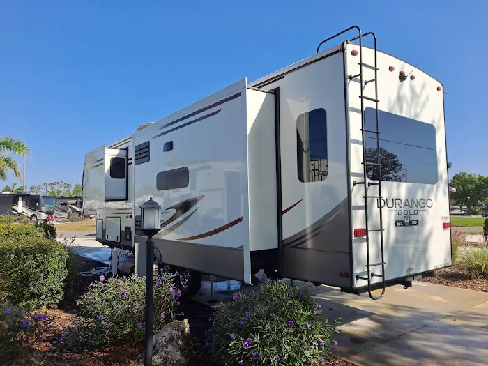 Torrey Oaks RV Resort Picture 2