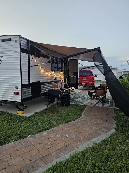Crystal Lake Village 55+ RV and Home Community Picture 9