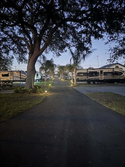 Lake Clinch Resort Picture 8