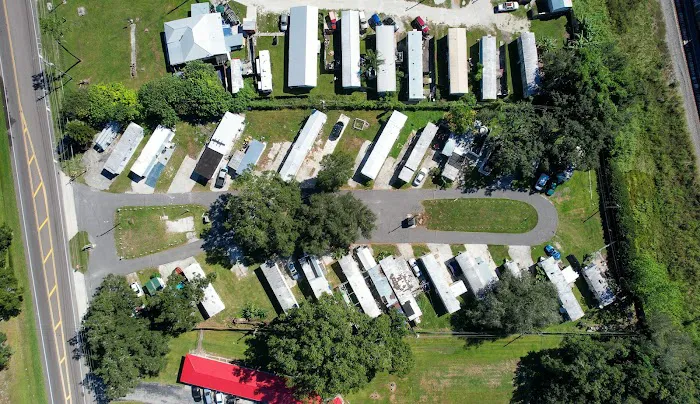 Lighthouse Oaks RV & Mobile Home Estates Picture 4