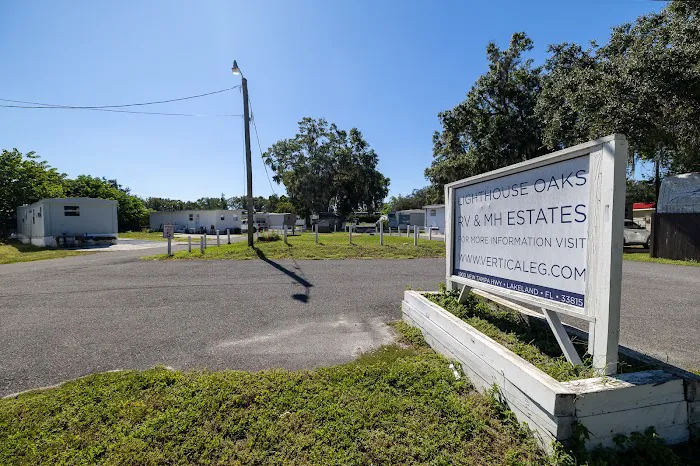 Lighthouse Oaks RV & Mobile Home Estates Picture 3