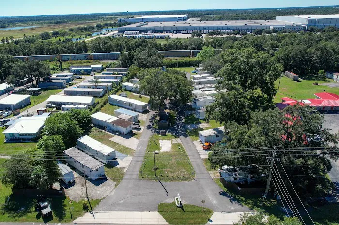 Lighthouse Oaks RV & Mobile Home Estates Picture 5