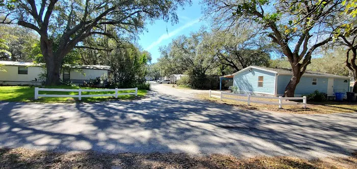 WindWard Gardens Picture 2