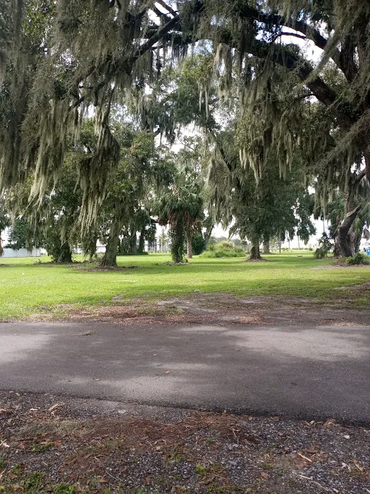 Lone Oaks Mobile Home Park Picture 2