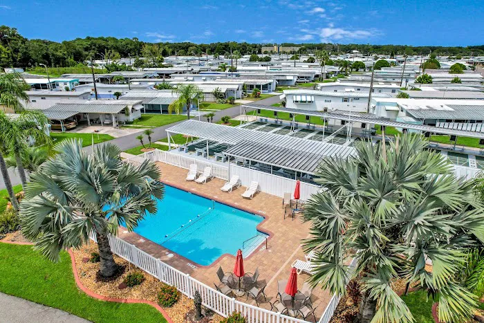 Holiday Mobile Home Park Picture 3