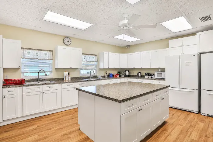 Twin Palms Mobile Home Park Picture 5