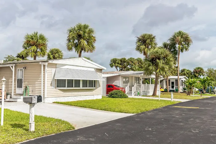 River Grove 55+ Manufactured Home Community Picture 2