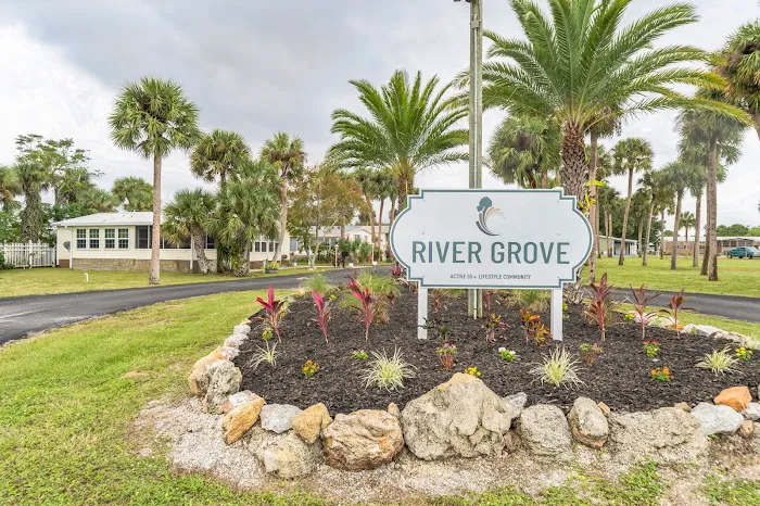 River Grove 55+ Manufactured Home Community Picture 4