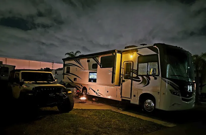Travel World RV Park Picture 6