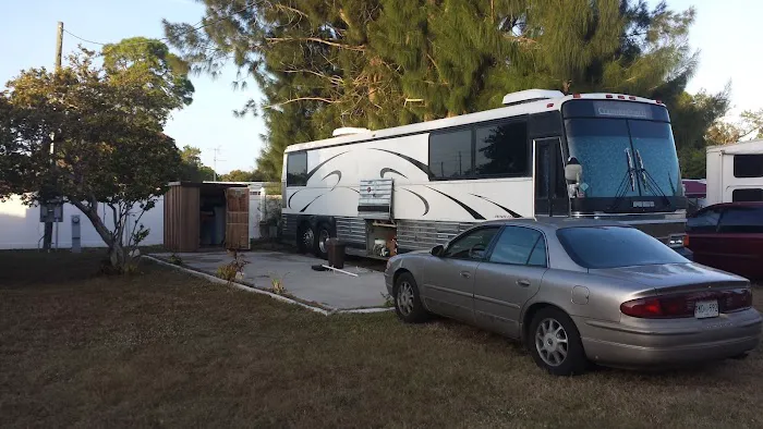 Richmar RV and Manufactured Home Community Picture 9