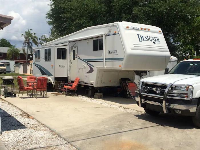 Lakeview Mobile Home & RV Park Picture 4