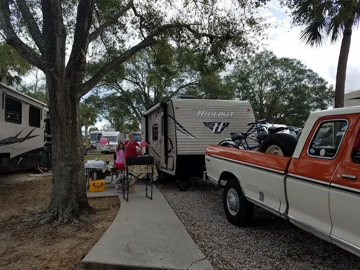 Lake Kissimmee Mobile Home Park Picture 2