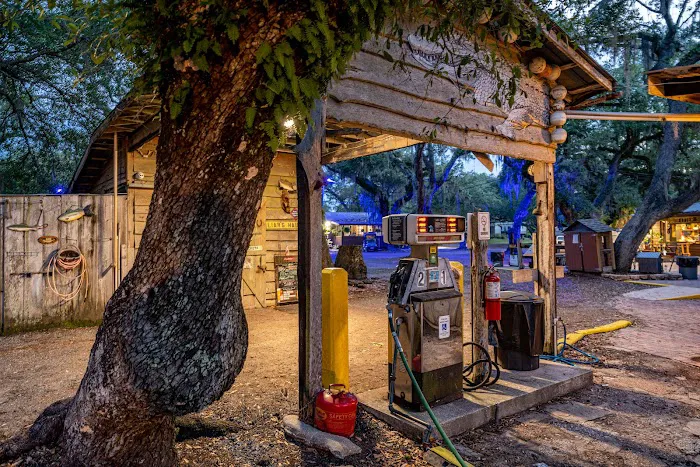 Camp Mack, The Old Florida Lodge, Marina, and RV Resort Picture 5