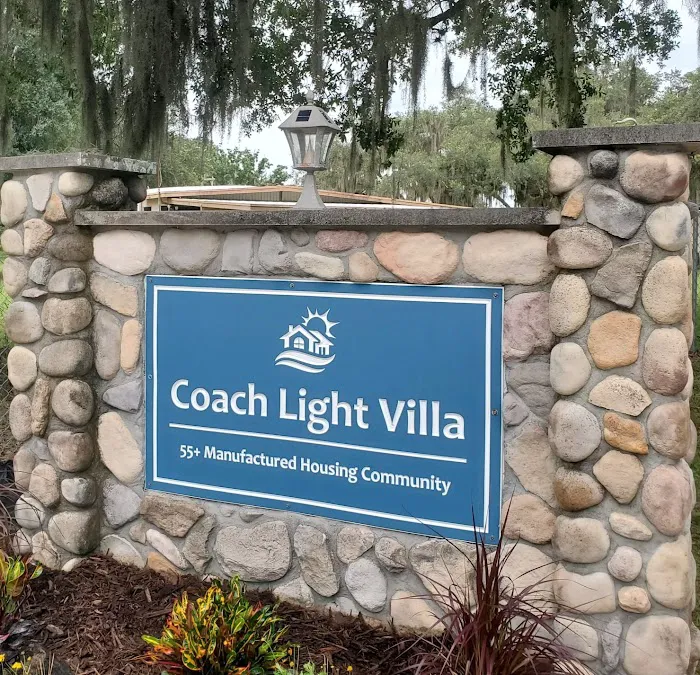 Coach Light Villa Picture 4