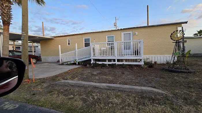 Floral Village Mobile Home & RV park Picture 4