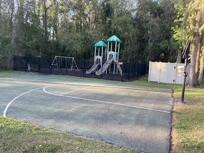 The Oaks at CountryWood Picture 6