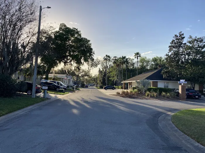 The Oaks at CountryWood Picture 8