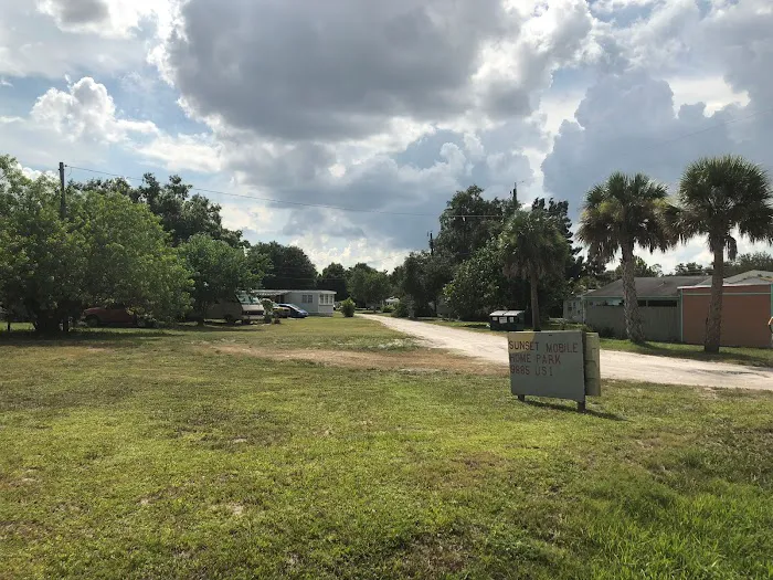Sunset Mobile Home Court Picture 5