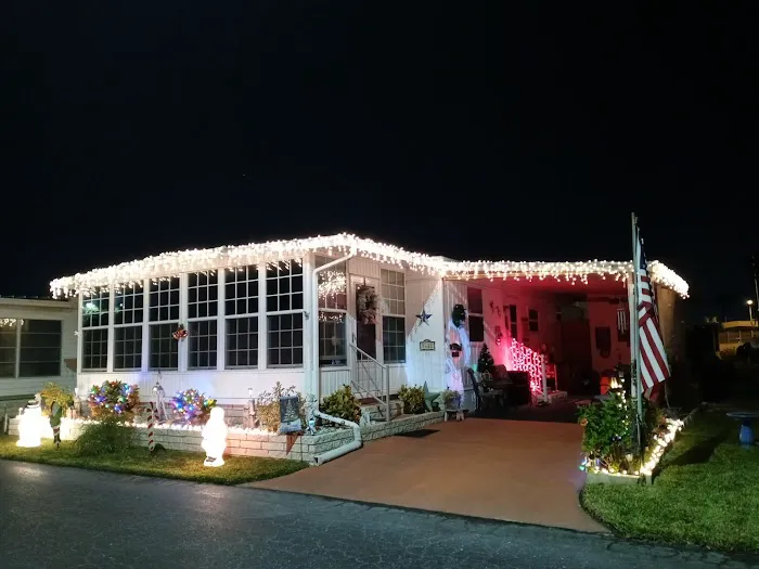 Twelve Oaks Mobile Home Park Picture 3