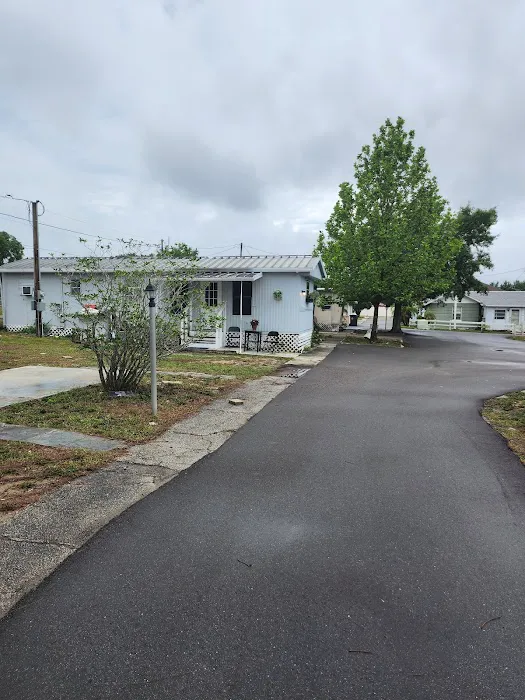Avon Park Village Picture 4