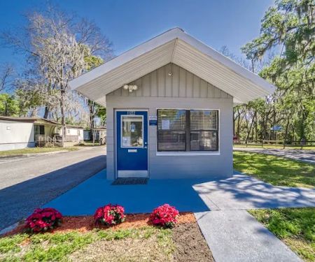 Bedrock Crescent Lake 55+ Mobile Home Community