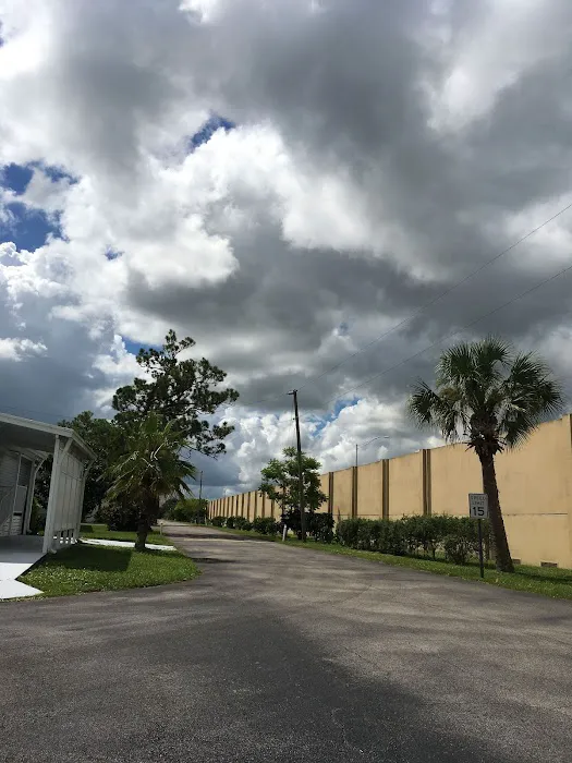 Lakewood Village Picture 6