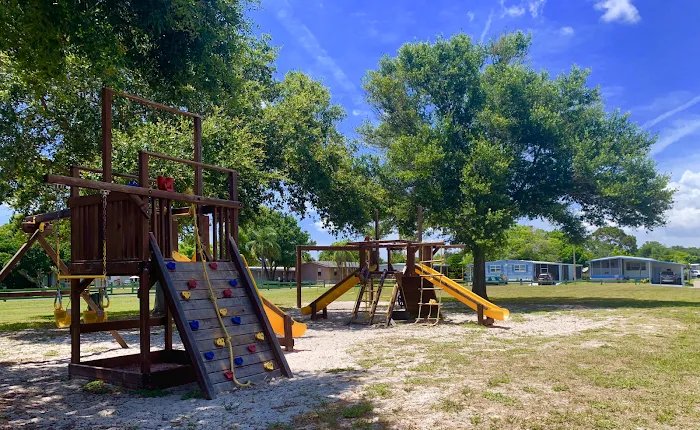 Pinellas Cascades Mobile Home Community Picture 9