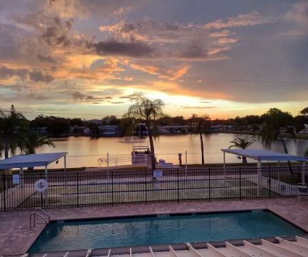 Crystal Lake Mobile Resort