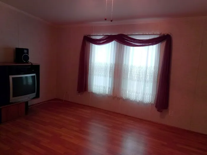 Holiday Village Mobile Home Park Picture 7