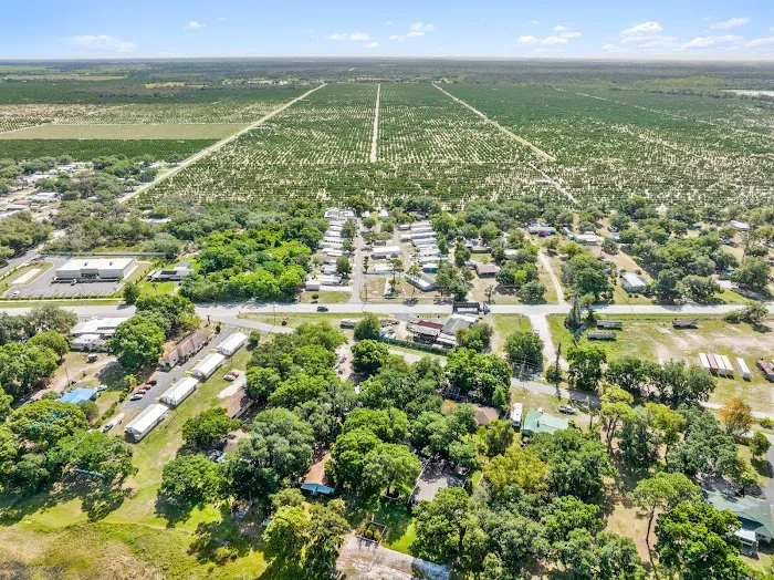 Lake Letta Mobile Home Community Picture 2