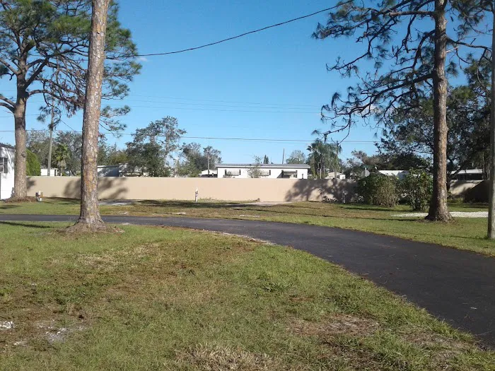 Lake Letta RV Park Picture 6