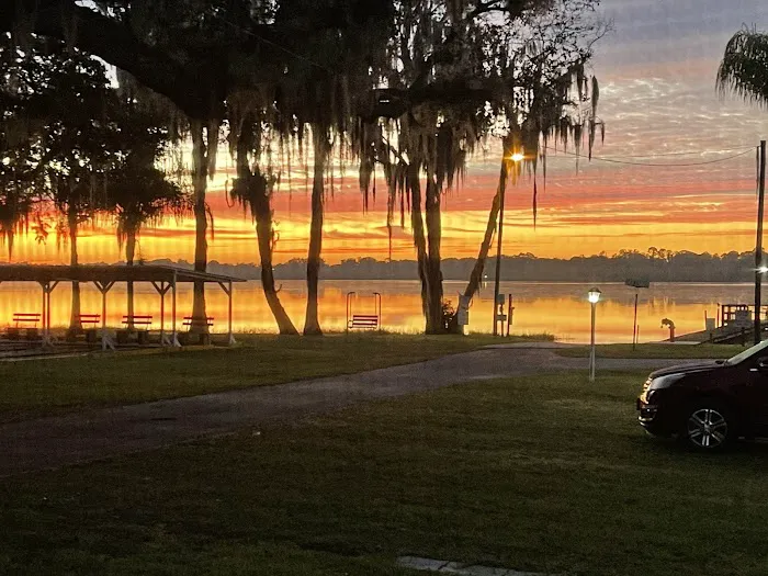Lake Bonnet Village Picture 4