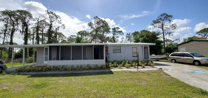 Colony Point Mobile Home Park Picture 3