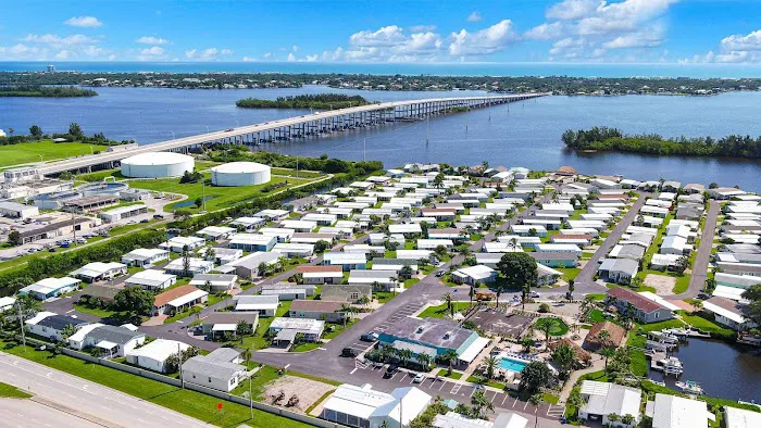 Fairlane Harbor Homes Picture 2
