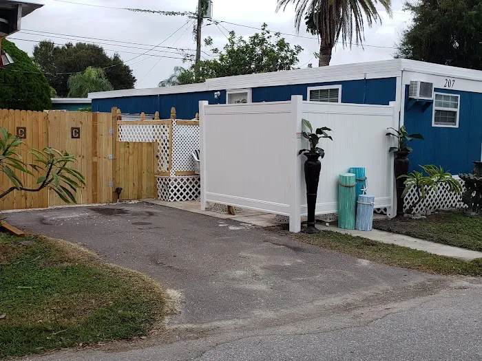Vagabond Mobile Home Park Picture 3