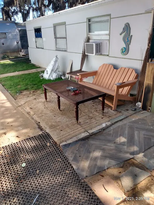 Trailer Park Picture 3