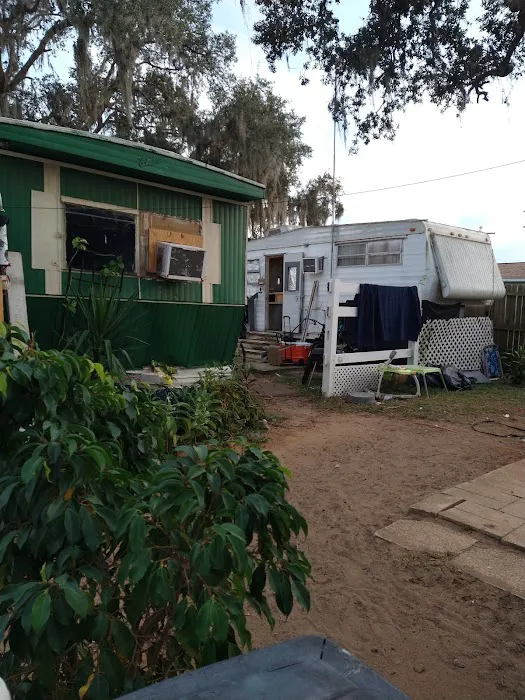 Trailer Park Picture 8