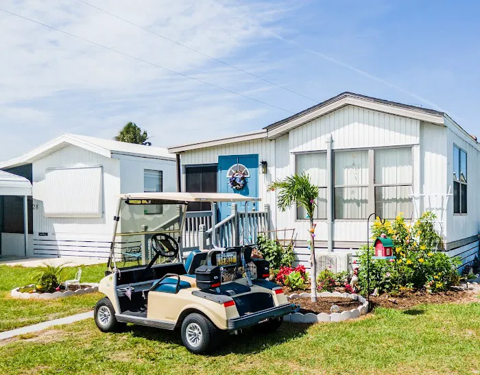 Sunny Pines RV & Mobile Home Park Picture 2