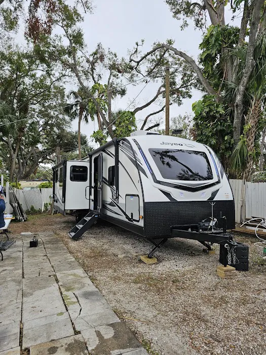 Palm River RV Park Picture 7