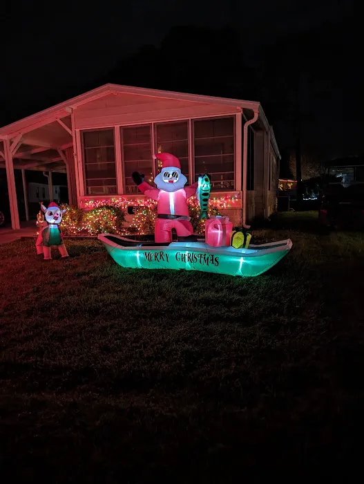 Golden Ponds Manufactured Home Community Picture 4